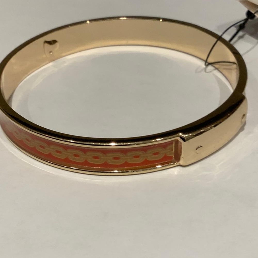 Chico’s Bangle enamel Bracelet